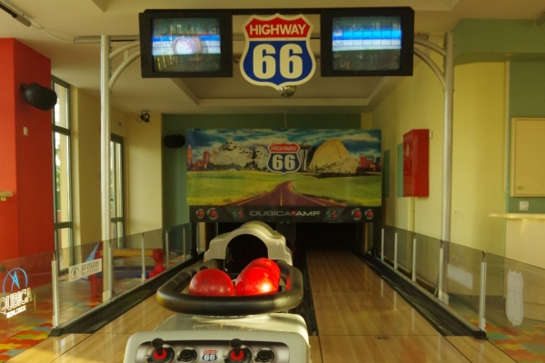bowling0082E04398A-503A-6F68-8852-D2A883624319.jpg